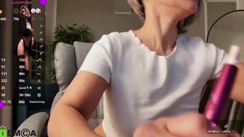 Snapshot of lunamorgan_ chatting on 02-22-25, 04:29 Luna online show from 02-22-25, 04:29