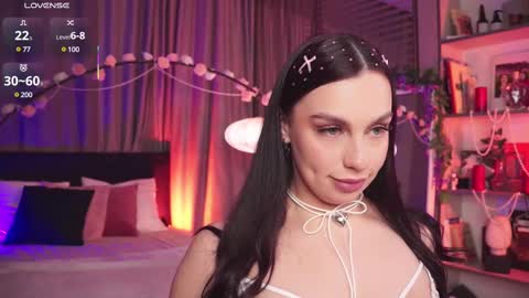 Luna  next streams Mon Fri Sat Sun 8pm-5am gmt0 online show from 02-12-25, 02:45