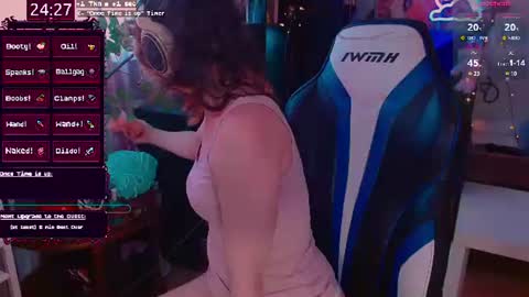 Luna online show from 07-21-26, 04:09