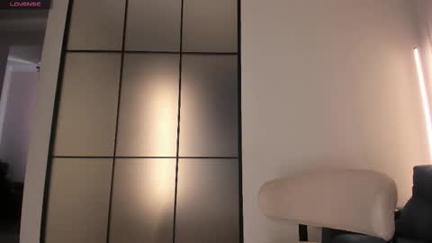 Aisha online show from 11-03-25, 08:04