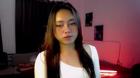 Snapshot of lunapinay chatting on 04-20-26, 04:43 Luna online show from 04-20-26, 04:43