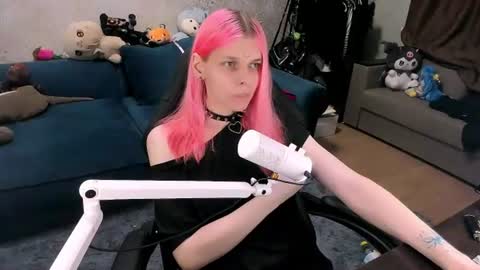 Luna online show from 07-17-26, 10:36