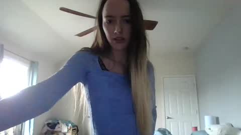 Snapshot of lunapixie2020 chatting on 02-22-25, 05:57 lunapixie2020 online show from 02-22-25, 05:57