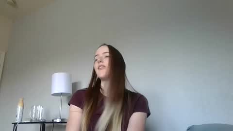 Snapshot of lunapixie2020 chatting on 09-19-25, 06:19 lunapixie2020 online show from 09-19-25, 06:19