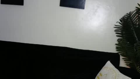 Snapshot of lunar_chocolate000 chatting on 04-16-26, 06:47 Smiley online show from 04-16-26, 06:47