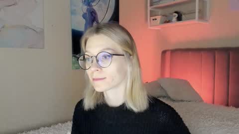 Snapshot of lunar_sofia chatting on 11-14-25, 09:41 Sofia online show from 11-14-25, 09:41