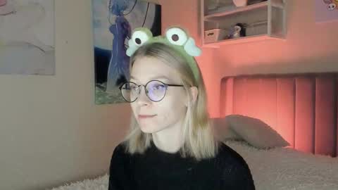 Snapshot of lunar_sofia chatting on 11-16-25, 02:55 Sofia online show from 11-16-25, 02:55