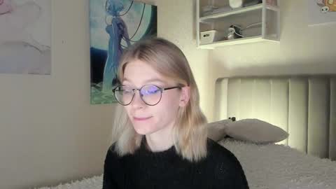 Snapshot of lunar_sofia chatting on 11-29-25, 02:42 Sofia online show from 11-29-25, 02:42