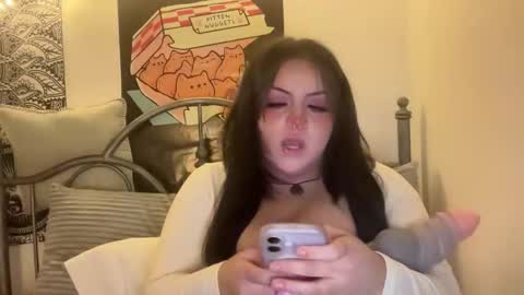 Snapshot of lunarangvl chatting on 12-19-25, 12:50 lunarangvl online show from 12-19-25, 12:50