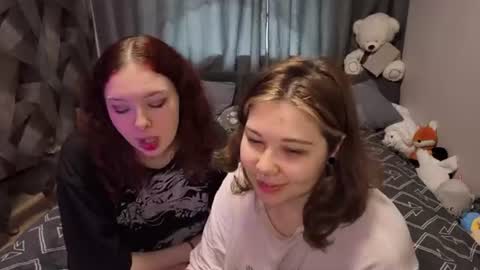 lunarcouple_ online show from 07-24-26, 12:14