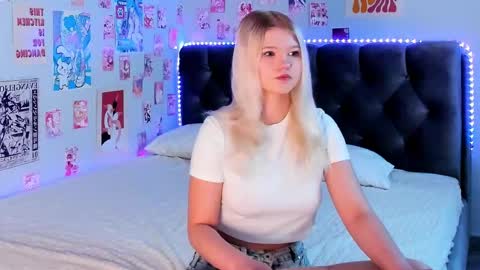 lunariafox online show from 05-03-26, 02:34