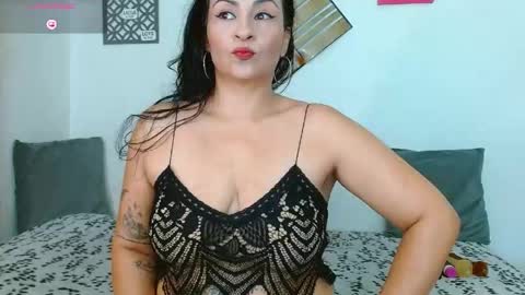 Snapshot of lunarouse__ chatting on 05-31-26, 06:10 Luna online show from 05-31-26, 06:10