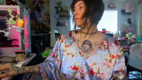 lunarqueen420 online show from 05-02-26, 02:44