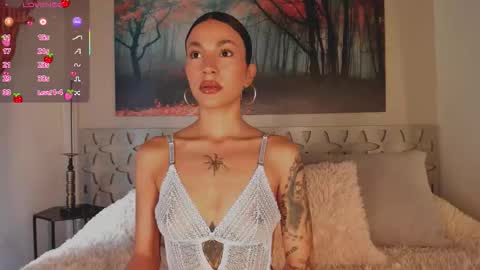 Luna Ruso  online show from 02-01-26, 05:44