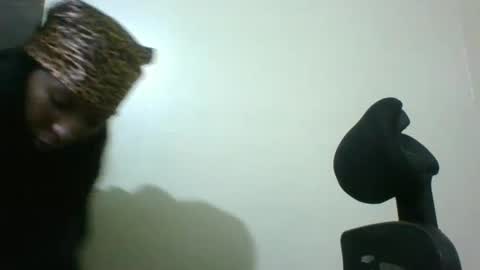 LunaShow1 online show from 12-20-25, 06:15