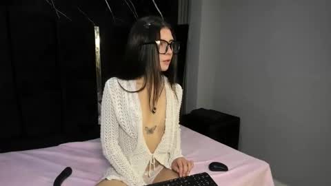 Snapshot of lunasmithyl chatting on 02-21-26, 02:29 LunaSmithyl online show from 02-21-26, 02:29