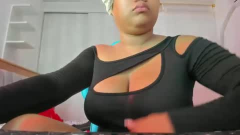 Snapshot of lunastar02 chatting on 10-27-25, 01:26 luna online show from 10-27-25, 01:26