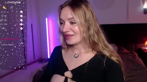 LunaticaBae online show from 02-22-25, 04:29