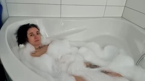 Luna  powered by bitch dust online show from 11-24-25, 02:06