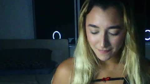lunavelvvet online show from 07-28-26, 11:15