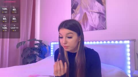 Snapshot of lunavine chatting on 11-04-25, 11:42 Veronica online show from 11-04-25, 11:42