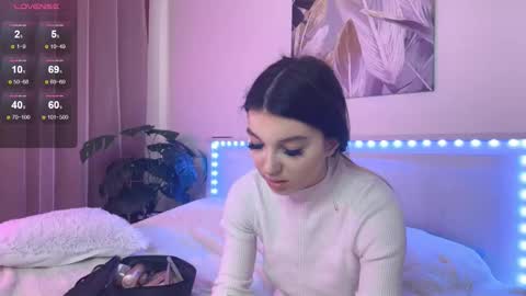 Snapshot of lunavine chatting on 12-15-25, 10:52 Veronica online show from 12-15-25, 10:52