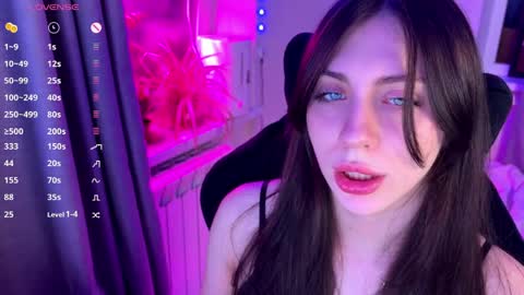 Snapshot of lunawho chatting on 05-15-26, 10:39 Luna online show from 05-15-26, 10:39