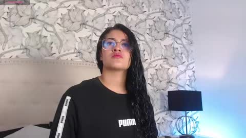 Luna and Kian online show from 04-18-26, 03:54