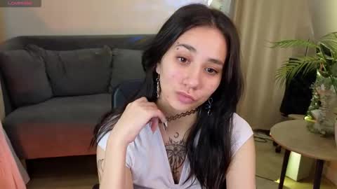 Snapshot of lunel_kitten chatting on 10-19-25, 06:47 Kitty online show from 10-19-25, 06:47