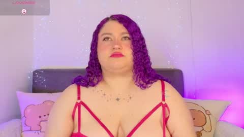 Snapshot of lunitaa_0 chatting on 06-25-26, 07:02 L U N I T A online show from 06-25-26, 07:02