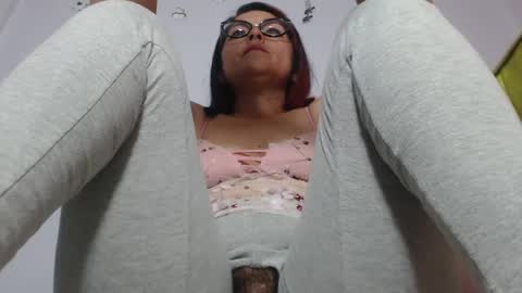 Snapshot of lunitaqueen_ chatting on 02-24-25, 03:33 Luna Tamara online show from 02-24-25, 03:33
