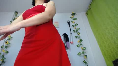 Snapshot of lunitaqueen_ chatting on 09-25-25, 03:21 Luna Tamara online show from 09-25-25, 03:21