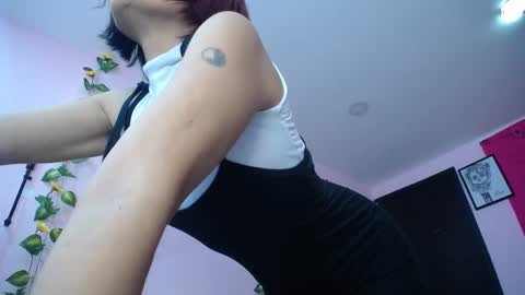 Snapshot of lunitaqueen_ chatting on 10-14-25, 06:03 Luna Tamara online show from 10-14-25, 06:03