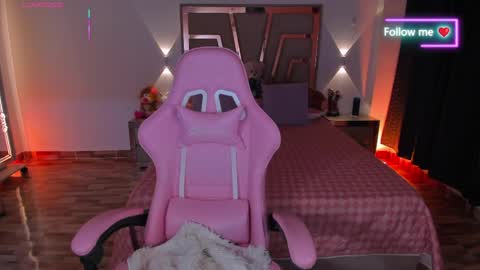 LUNA ROSE online show from 04-18-26, 07:56