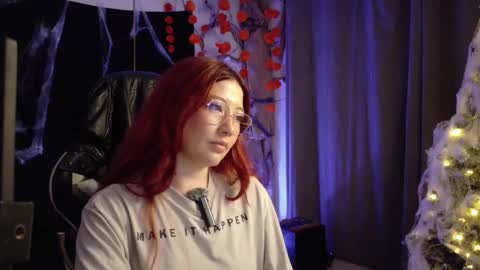 Luna online show from 11-05-25, 02:44