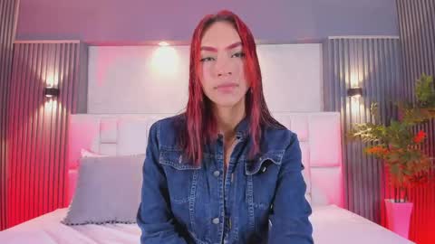L U N N A online show from 05-14-26, 04:08
