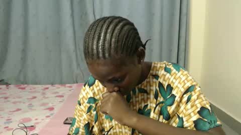 luo_queen online show from 09-15-25, 01:44