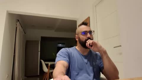 Snapshot of lupal2 chatting on 06-11-26, 02:53 Lupal2 online show from 06-11-26, 02:53