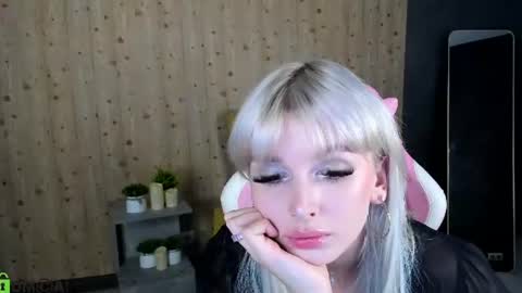 Lura-Lust online show from 07-20-26, 04:27