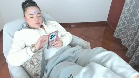 PAULINA online show from 04-01-26, 01:41