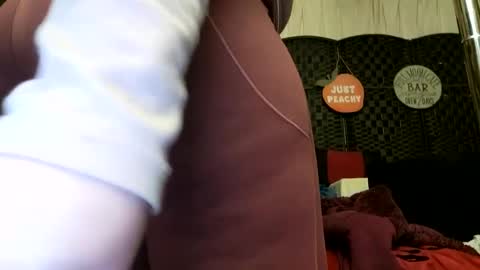 .Clarissa. Follow me on Instagram   miss buns  online show from 02-26-25, 08:59