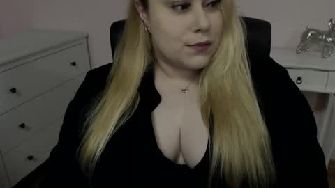 Snapshot of lushhailey chatting on 05-19-26, 09:10 Hailey online show from 05-19-26, 09:10