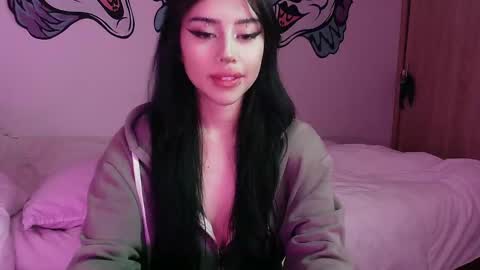 Snapshot of lustful_aprilx chatting on 12-05-24, 02:31 Valerie  April   online show from 12-05-24, 02:31