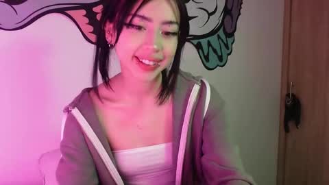 Snapshot of lustful_aprilx chatting on 12-19-24, 05:18 Valerie  April   online show from 12-19-24, 05:18