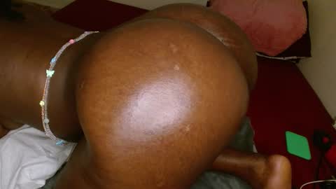 lustrous-choco online show from 02-20-26, 12:40