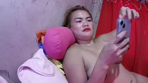 Flora Mae online show from 12-04-25, 05:28