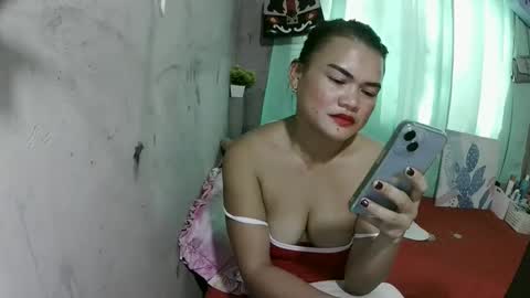 Flora Mae online show from 04-24-26, 08:06