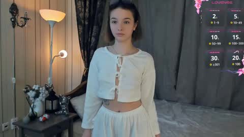 Snapshot of lusty_miss_di chatting on 02-14-25, 07:23 Isabel online show from 02-14-25, 07:23