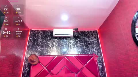 Snapshot of luu_adams chatting on 04-17-26, 07:28 Luu online show from 04-17-26, 07:28
