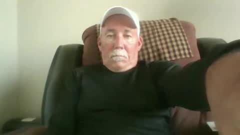 Snapshot of luv269er chatting on 12-04-25, 09:01 luv269er online show from 12-04-25, 09:01